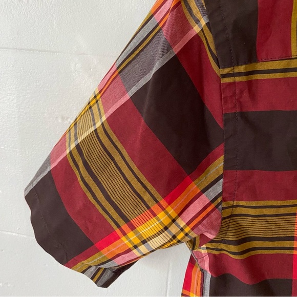 Patagonia Plaid Short Sleeve Button Up Shirt - Picture 8 of 8